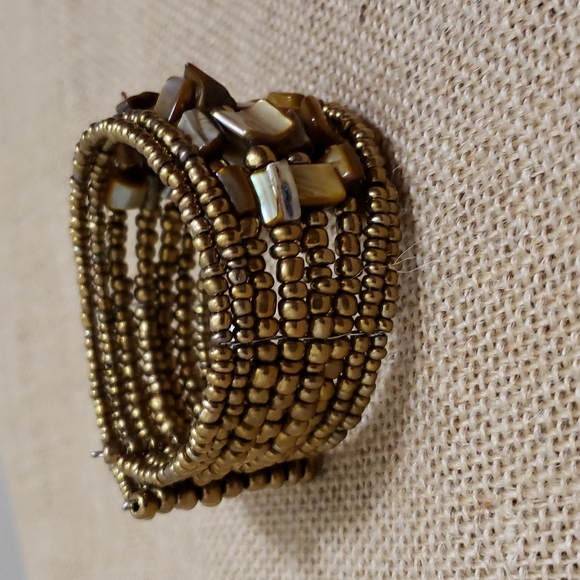 Glass beads and shell beaded bracelet cuff - Picture 4 of 6